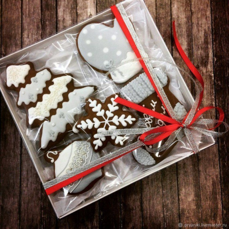 Коробка с прозрачной крышкой 20•20•4 см Белая (станд, крышка+дно) упак. 5-25 шт Коробка с прозрачной крышкой 20•20•4 см Белая (станд, крышка+дно) упак. 5-25 шт